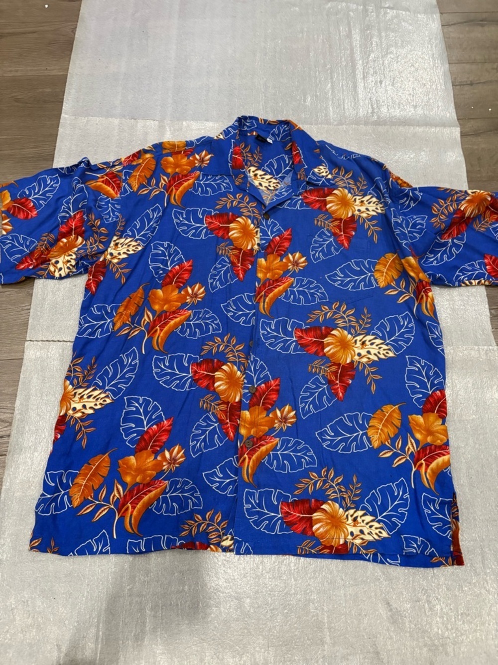 Vintage Hibiscus Collection Men's Blue Tropical Floral Short-Sleeve Button Shirt